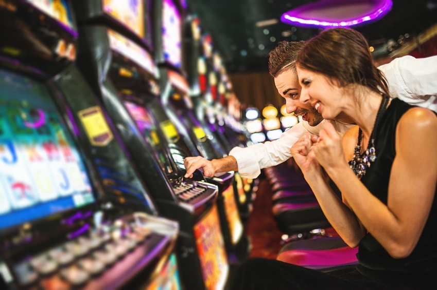 Join the licensed online casino and enjoy your gambling activities! 